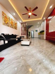 NHÀ ĐẸP DI TRẠCH  5 TẦNG 37M , 4.X TỶ,LÔ GÓC ,OTO ,GIÁ RẺ, HIẾM